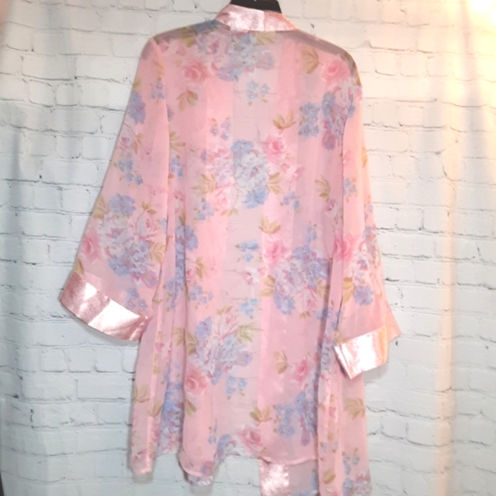 Jaclyn Smith Sleepwear pink floral sheer robe kimono, medium - Picture 2 of 4